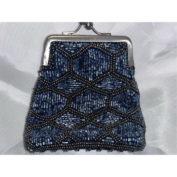 Elegant Blue Beaded Clutch - Picture 4 of 14